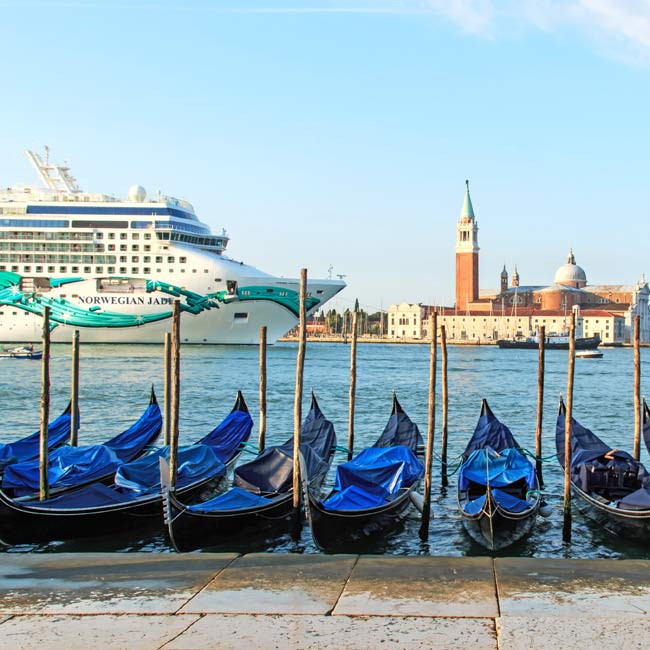 Cruise Ship in Venice - Luxury Travel Services by Travelive