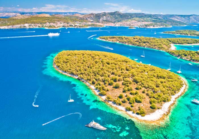 Sailing around Paklinski Islands - Romantic Croatian Honeymoon Package, Travelive