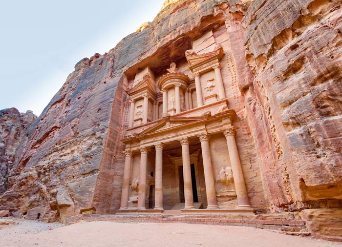 Tomb of Al Khazneh – Petra, Egypt and Jordan combined tours by Travelive