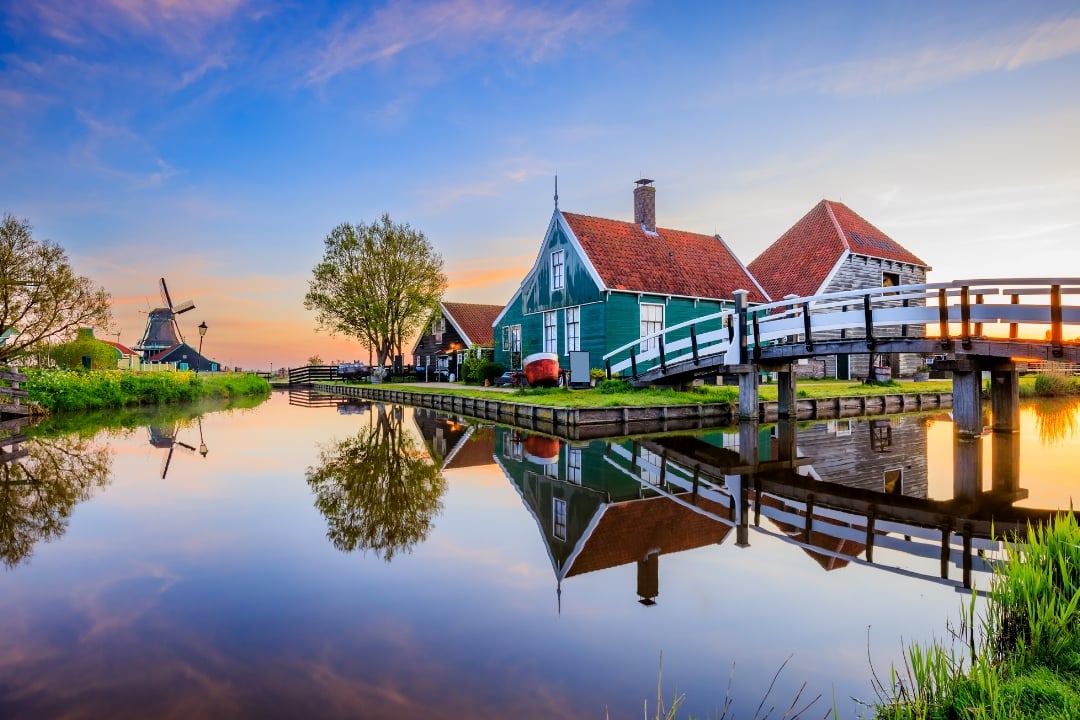 Essential Europe: London, Paris & Amsterdam Discovery Split - France Vacation Package Created By Travelive