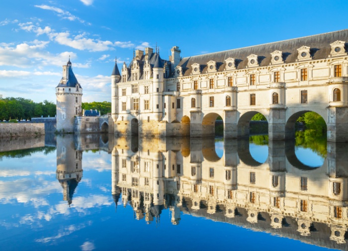 Grand Wine Tour: Champagne to Bordeaux Split – France Vacation Package Created By Travelive