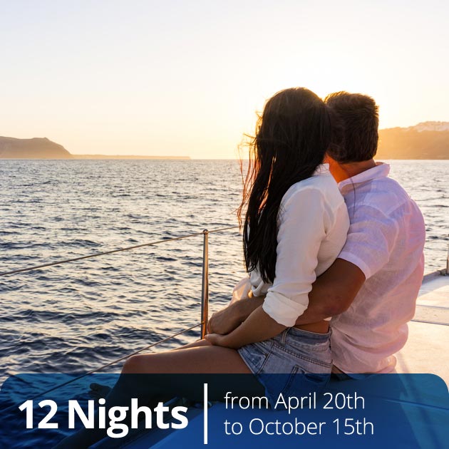 Couple on a Private Yacht - Honeymoon Special Expriences, Travelive