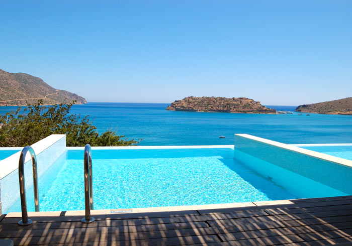 Swimming pool – Luxury hotel, Crete honeymoon package with Travelive, luxury travel agency