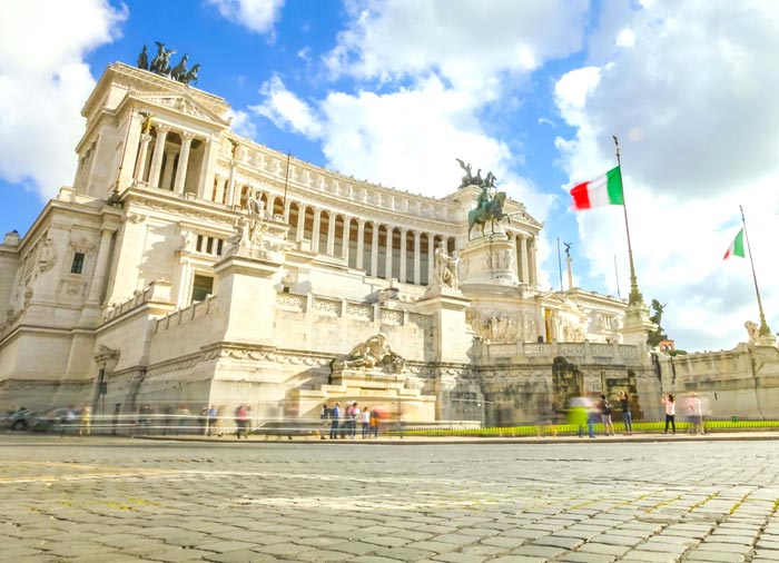 Piazza Venezia -  Rome honeymoon packages with Travelive, luxury honeymoon packages