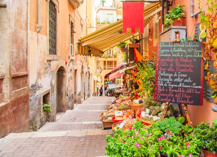 Local Shop – Taormina, Sicily honeymoon packages with Travelive, luxury travel agency