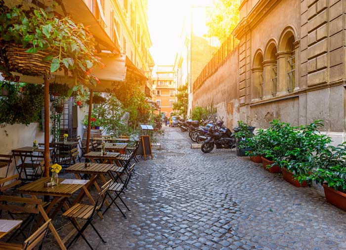 Local Street Café – Rome to Amalfi Coast tour, Explore your honeymoon with Travelive
