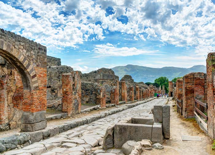 Pompeii – Amalfi Coast Itinerary with Travelive, luxury travel agency