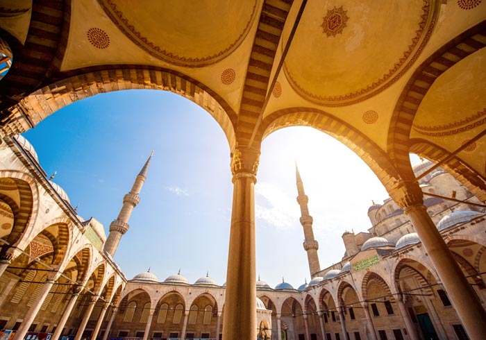 Blue Mosque – Istanbul Honeymoon tour with Travelive, luxury travel agency
